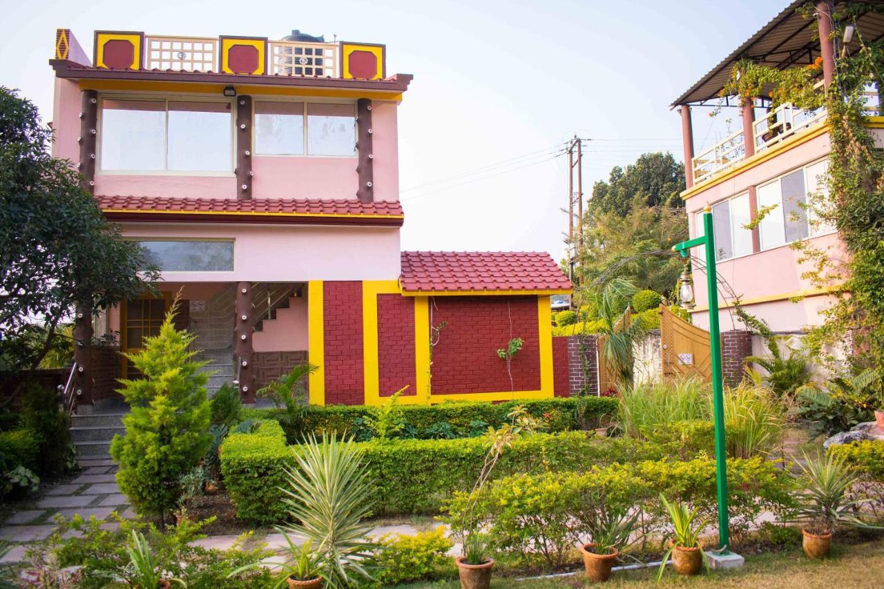 Mvt Guesthouse & Restaurant Rišikéš Exteriér fotografie