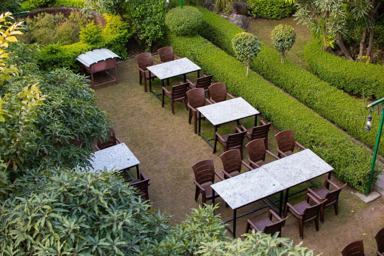 Mvt Guesthouse & Restaurant Rišikéš Exteriér fotografie